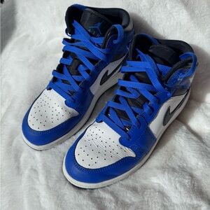 Kids Nike Air Jordan Blue and White Nike Sneakers DQ8423-402 Size Y6.5